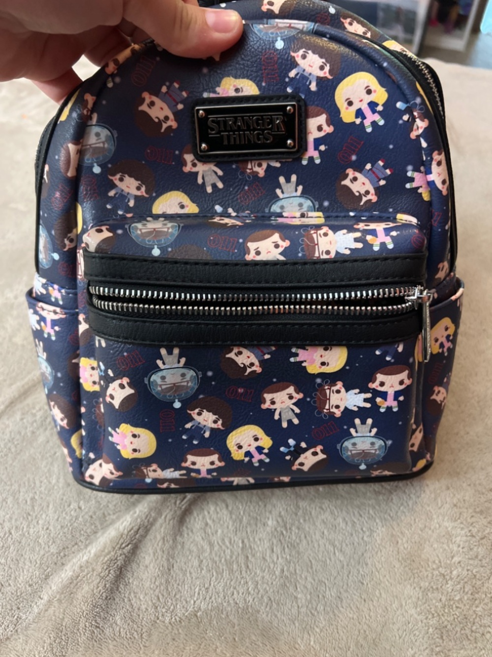 Stranger Things 11 mini backpack - Picture 2 of 4